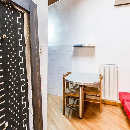 Emilia Levante 2, By Short Holidays Apartment