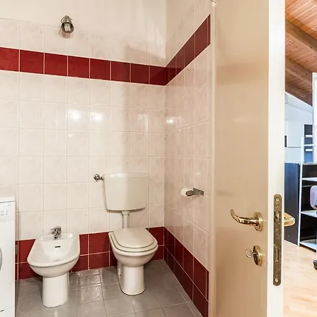 Emilia Levante 2, By Short Holidays Apartment *